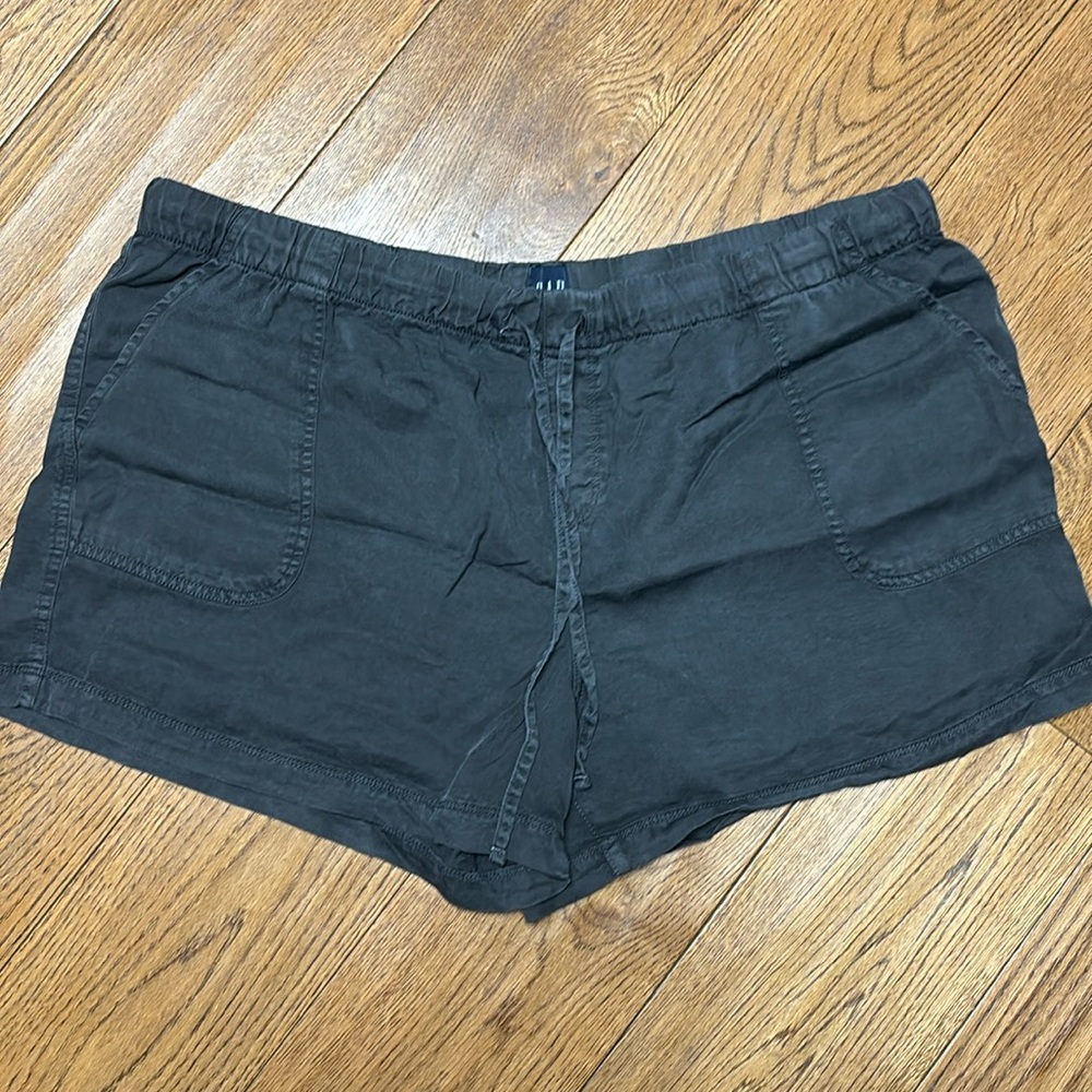 GAP Women's Lyocell Drawstring Pull-On Shorts